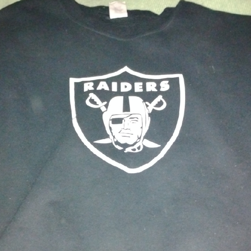Gildan Black Sweatshirt